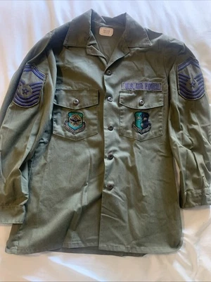 VINTAGE | U.S Air Force Green Fatigue Button Down Shirt SZ Large 15 1/2 Adult-1 - Image 1 of 4