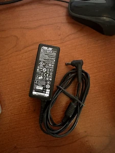 Power charger for a ASUS U43F 14in. - Picture 1 of 4