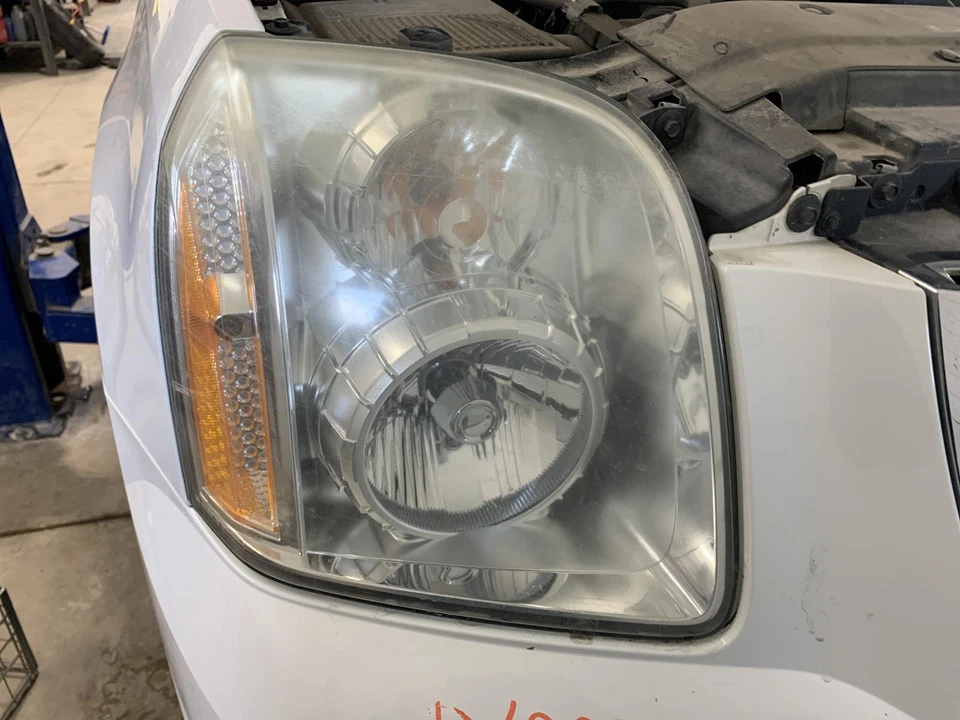 Used Right Headlight Assembly fits: 2012 Gmc Yukon xl 1500 Denali Right Grade A - Image 1 of 4
