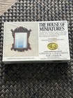 The House of Miniatures Kit - #42403 Chippendale Spiegelglas um 1750 geöffnet