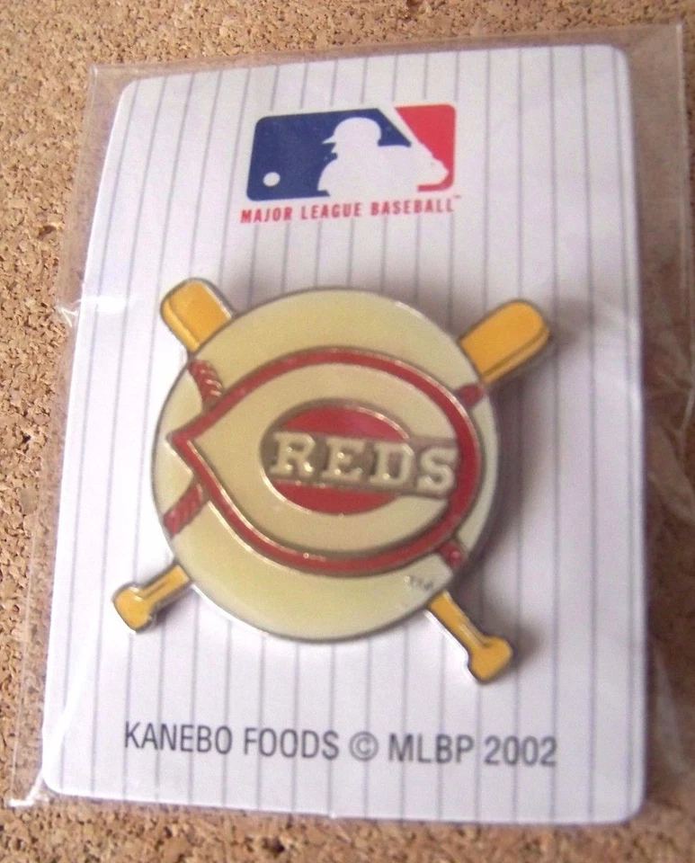 Cincinnati Reds 2002 Kanebo Foods Japanese lapel pin issued in Japan MLB - Image 1 of 4
