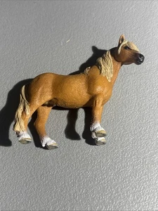 Figura caballo marrón claro Schleich DARTMOOR PONY STALLION 13692 2010 - Imagen 1 de 6
