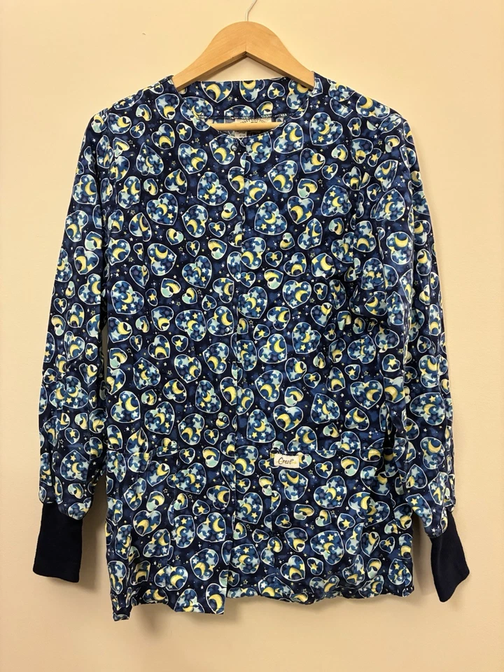 Blusa Médica Crest Cottons Mujer Corazón Luna y Estrellas Botón a Presión Manga Larga Azul XS Foto 1 de 4