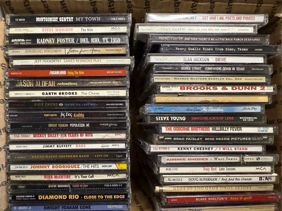 39 Miscellaneous modern country CDs - Garth Brooks, Blake Shelton, Brooks/Dunn.. Foto 1 de 3