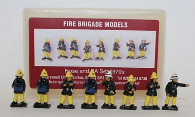 Fire Brigade models 1/72 Scale - FBM17 Hose & BA set 1970s Figures - Image 1 of 3