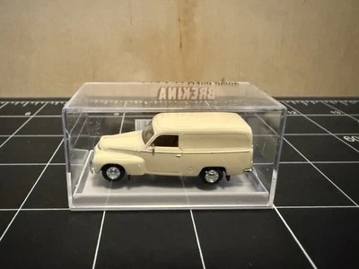 Brekina 29352 Volvo Duett - Beige - 1:87/HO - Image 1 of 4