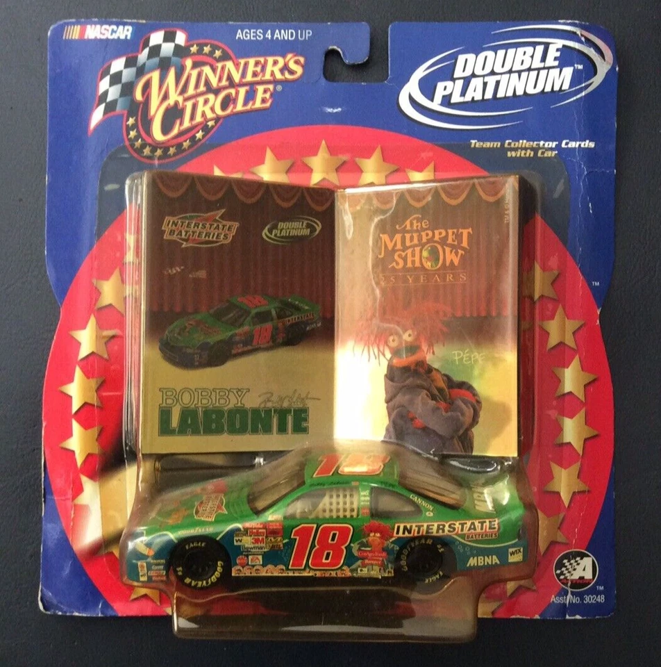 2002 NASCAR Winners Circle 03340 Bobby Labonte #18 Double Platinum Muppets 1 43