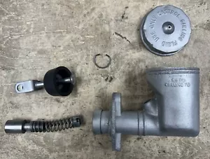 Original Triumph TR4 & TR4A Girling Clutch Master Cylinder Core - Picture 1 of 4