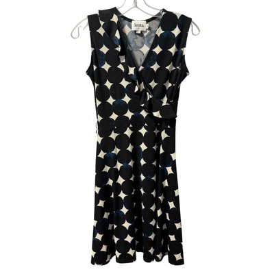 Vestido pequeño Leota para mujer pequeño blanco y negro patrón de puntos abstractos pequeño Foto 1 de 4