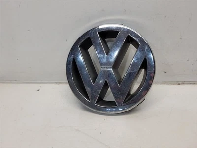 1999-00 Volkswagen Jetta IV Upper Grille Emblem *ONLY* - Image 1 of 4
