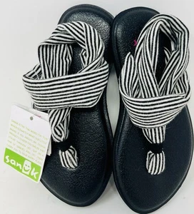 Sanuk Yoga Sling Burst Girls 9-10, Black & White Stripe NWT Yoga Mat Comfort - Picture 1 of 6