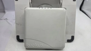 Ruckus ZoneFlex R500 Indoor PoE 802.11ac 2x2:2 Wi-Fi Wireless Access Point - Picture 1 of 4