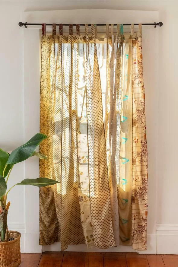 Cortina de retazos de sari indio cortina hecha a mano decoración de ventana cortina de seda sari boho Foto 1 de 1