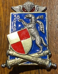 INSIGNE MILITAIRE ARTILLERIE PARACHUTISTE 35 RÉGIMENT . DELSART H547 (PUC 10) - Picture 1 of 2