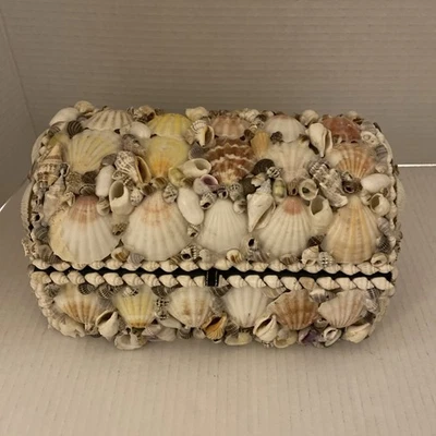 De colección Hecho a Mano Concha de Mar Incrustada Joyería Baratija Caja del Tesoro Cofre Filipinas Foto 1 de 4
