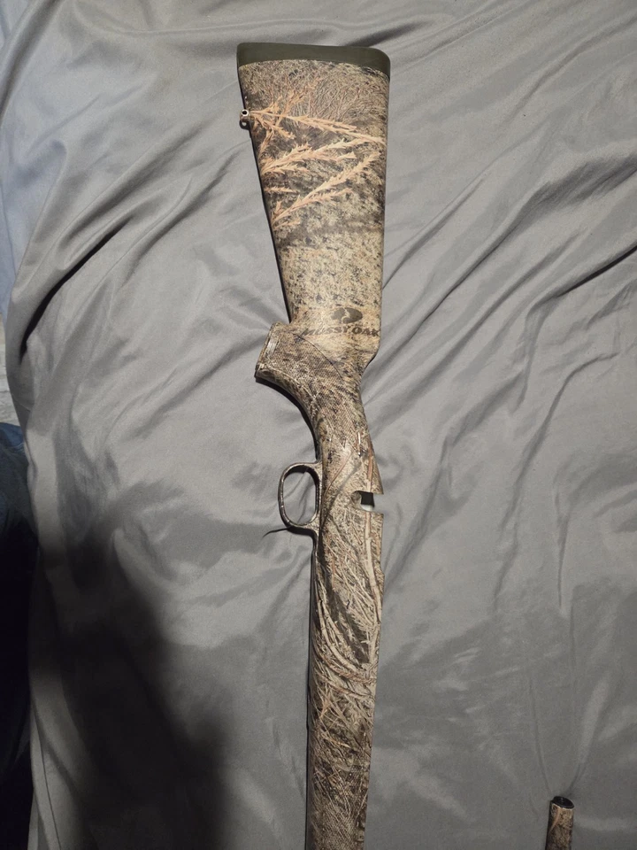 Culata de alimentación central Camo Savage acción corta derecha Foto 1 de 4