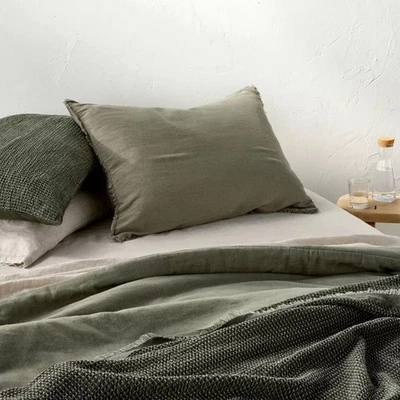 Funda de almohada Casaluna Heavyweight mezcla de lino verde oliva estándar 20" x 26" nueva sin etiquetas Foto 1 de 4