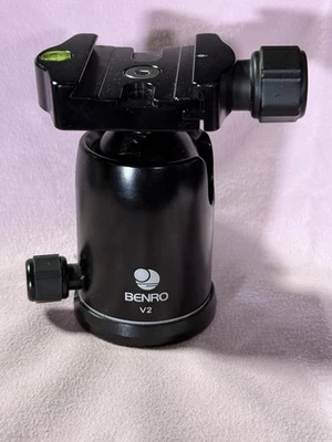 Benro V2 Slim Double Action Ballhead with Quick Release Adapter w/Quick Release  - Image 1 of 4