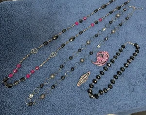Set aus schwarz und lila/rosa Ton High End Strass Perlen Schmuck 6,2 Oz. - Bild 1 von 6