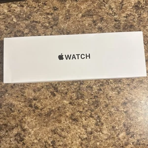 Véritable Apple Watch SE 2e génération GPS 40 mm (Starlight, A2722) vert lac - Photo 1 sur 6