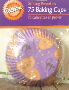 75 unidades Wilton HALLOWEEN Cupcakes Cupcakes Naranja Púrpura CALABAZA GATO Forros Hornear - Imagen 1 de 1