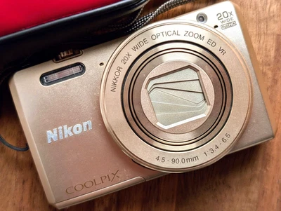 N MINT Nikon COOLPIX S7000 16.0MP 20x Compact Digital Camera English Japan gold - Image 1 of 4