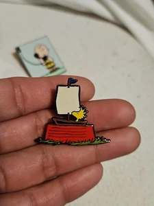 PIN WOODSTOCK COLECCIÓN WILLABEE & WARD CACAHUETES Navegando en Snoopy's Water Bowl - Imagen 1 de 3