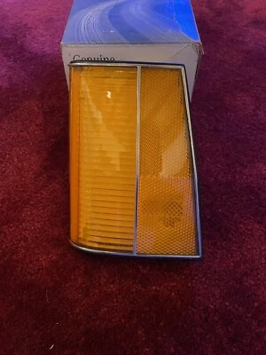 Bisel intermitente de peligro marcador lateral de esquina delantera LH 1977-1978 Chevrolet Caprice Foto 1 de 4