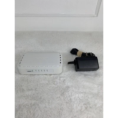 Netgear 5-Port Gigabit Ethernet Switch GS605 With Power Adapter - Image 1 of 4