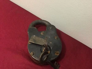 Vintage Bit Schlüssel Vorhängeschloss unbekannter Marke mit 2 Schlüsseln - Schlosser - Bild 1 von 9