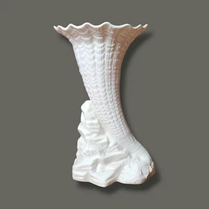 Vaso Cornucopia Vintage Belleek Heritage Collection Irlanda 9" Alto Timbro Verde - Foto 1 di 9