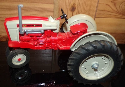 Vintage ERTL Orange Ford 901 SELECT-O-SPEED 1/16 Scale Toy Farm Tractor - Image 1 of 4