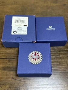 Swarovski Kristall Figur Happy Birthday Cake rote Akzente # 296555. A1 - Bild 1 von 5