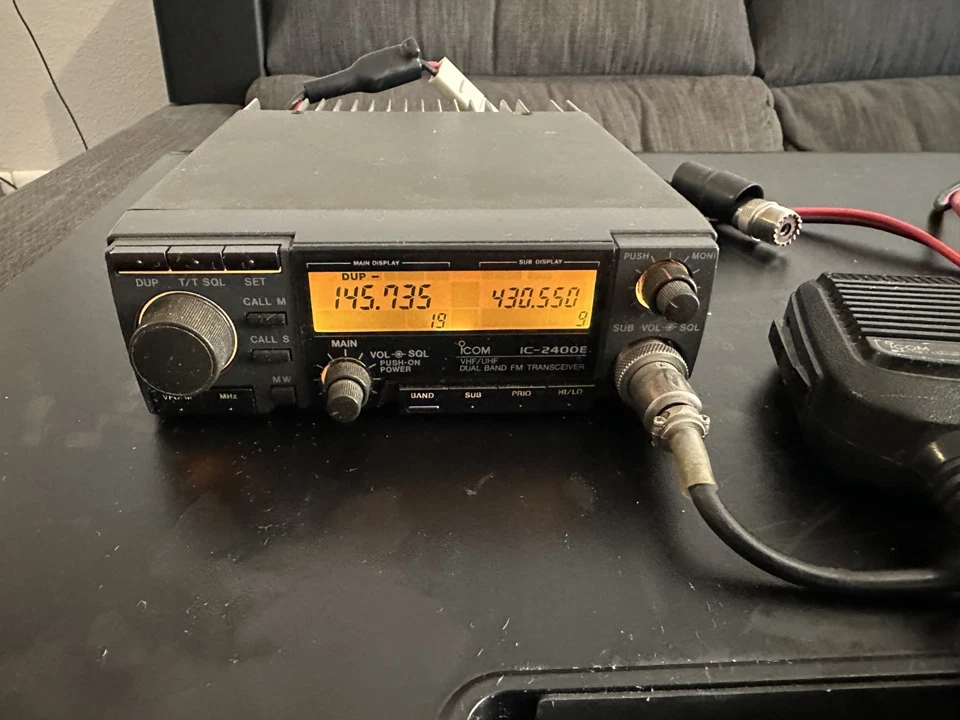 ICOM IC-2400E Dual Band Transceiver 144/430MHz - Immagine 1 di 3