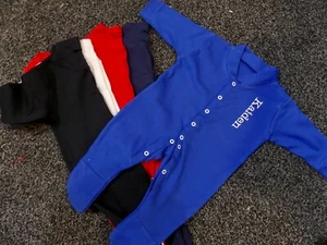 Personalisiertes Babywachsen - bestickt mit jedem Namen - verschiedene Farben/Größen - Bild 1 von 1