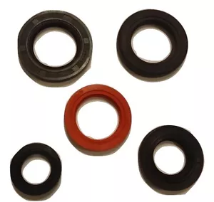 ukscooters LAMBRETTA ENGINE OIL SEAL KIT 5 SEALS NEW ITEM GP LI TV SX - Picture 1 of 1