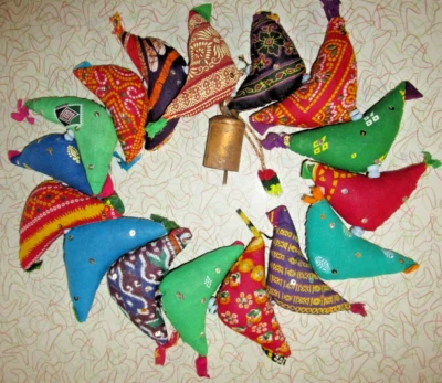 Indian 16 Fabric Prosperity Hens Bird 41" Hanging Multicolor Garland Mobile Bell - Изображение 1 из 4