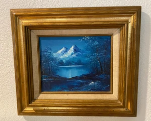 Pintura al óleo firmada lago montañas en hermoso marco dorado 17,5 x 15 - Imagen 1 de 12