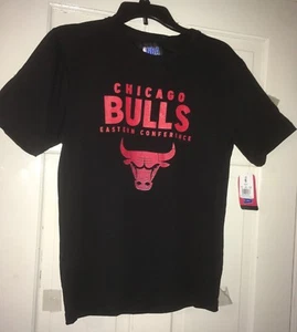 Neu mit Etikett Chicago Bulls Eastern Conference schwarzes T-Shirt Erwachsene SMALL - Bild 1 von 2
