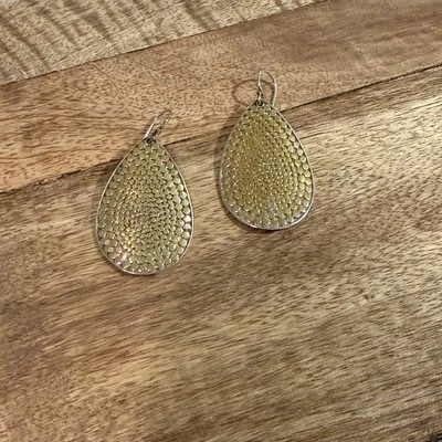 Anna. Brincos de lágrima banhados a ouro 18k Beck - Imagem 1 de 4