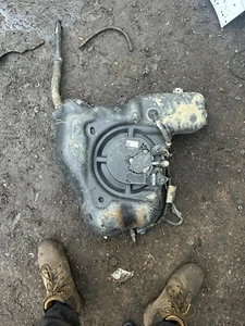 Discovery Sport add blue tank & Pump GK72-5J228-AC 2.0 Diesel 2016 - Picture 1 of 3