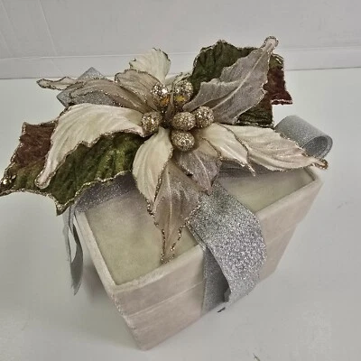 Caja de Regalo de Navidad Wayne Kleski De Colección Terciopelo Adornado Firmado 5.5"x5.5"x6" Foto 1 de 4