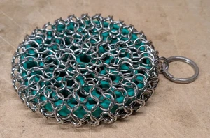 Kettenhemdschrubber für Gusseisenpfannen, Silikon & Edelstahl - Bild 1 von 2