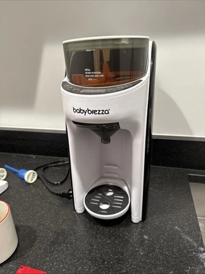 Baby Brezza Formula Pro Advanced  Foto 1 de 3