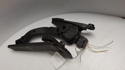 2011-2013 HYUNDAI ELANTRA ACCELERATOR GAS PEDAL ASSEMBLY 32700-3XXXX - Image 1 of 3