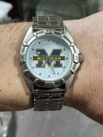 Michigan Wolverines Wrist watch  8.5  Stainless Steel Band - Working - U of M Cover