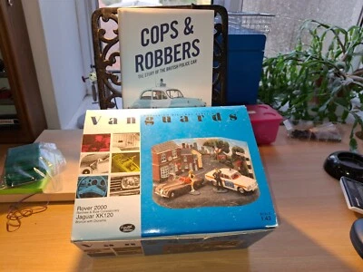 VANGUARDS ROVER 2000 JAG XK120 DIORAMA RENFREW & BUTE POLICE SET PD1002 + BOOK - Image 1 of 4