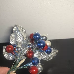 Seltene Weihnachtscorsage / Folienblatt Quecksilber Glaskugel rot, weiß, blau - Bild 1 von 11