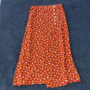 Falda Rouje Paris Mujer 36 Roja Floral Gloria Botón Frontal Envoltura Línea A Viscosa - Imagen 1 de 7