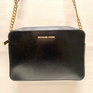 Michael Kors Jet Set East West Crossbody Black Pebbled Saffiano With Gold Trim - Picture 1 of 20